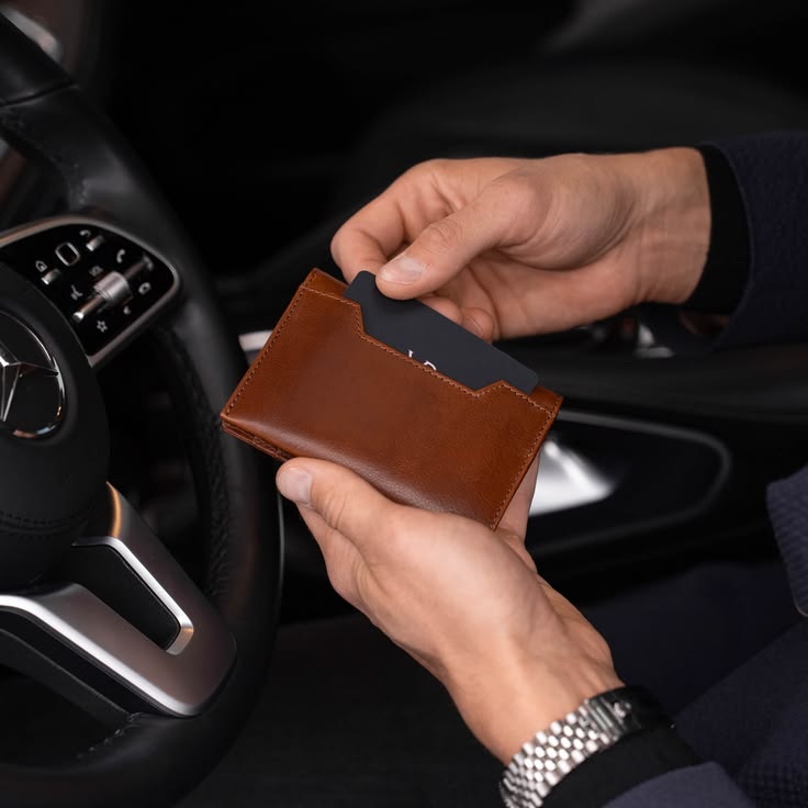 Cardholders & Wallets