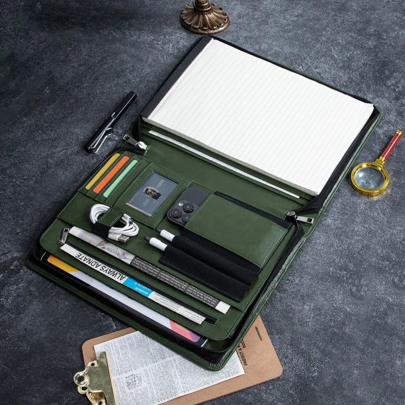 onférencier et Organisateur de Documents en Cuir
